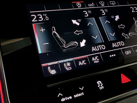 Audi RS6 Avant 4.0 TFSI Quattro Matgrijs Dynamic+ B&O 600PK