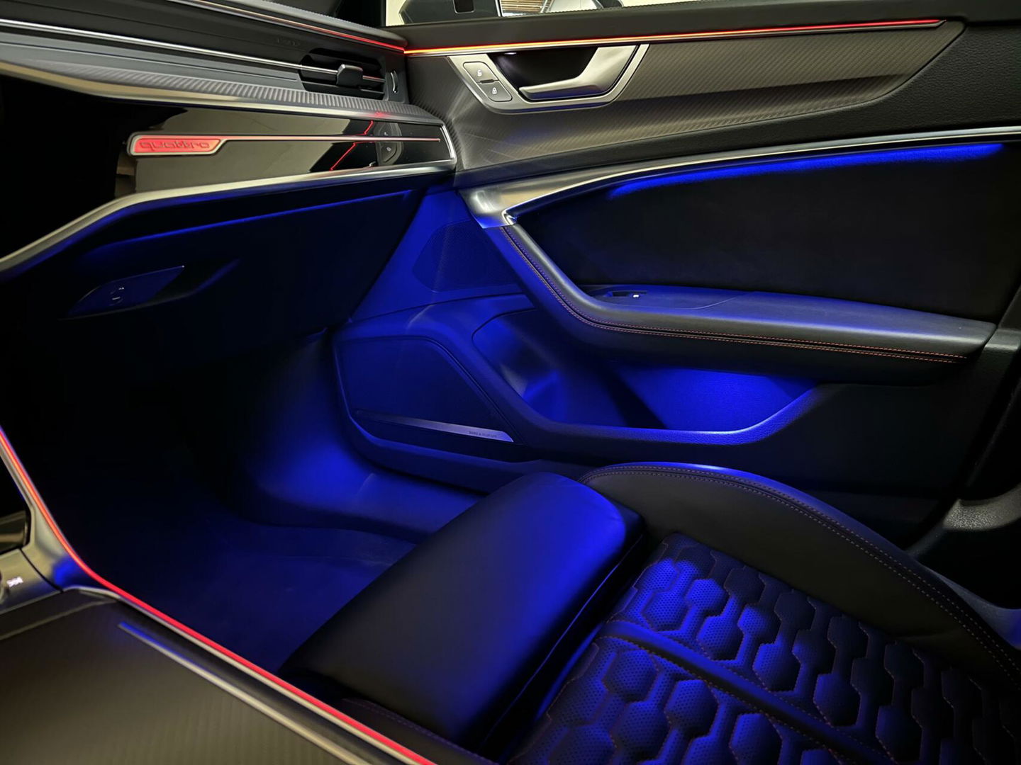 Audi RS6 Avant 4.0 TFSI Quattro Matgrijs Dynamic+ B&O 600PK