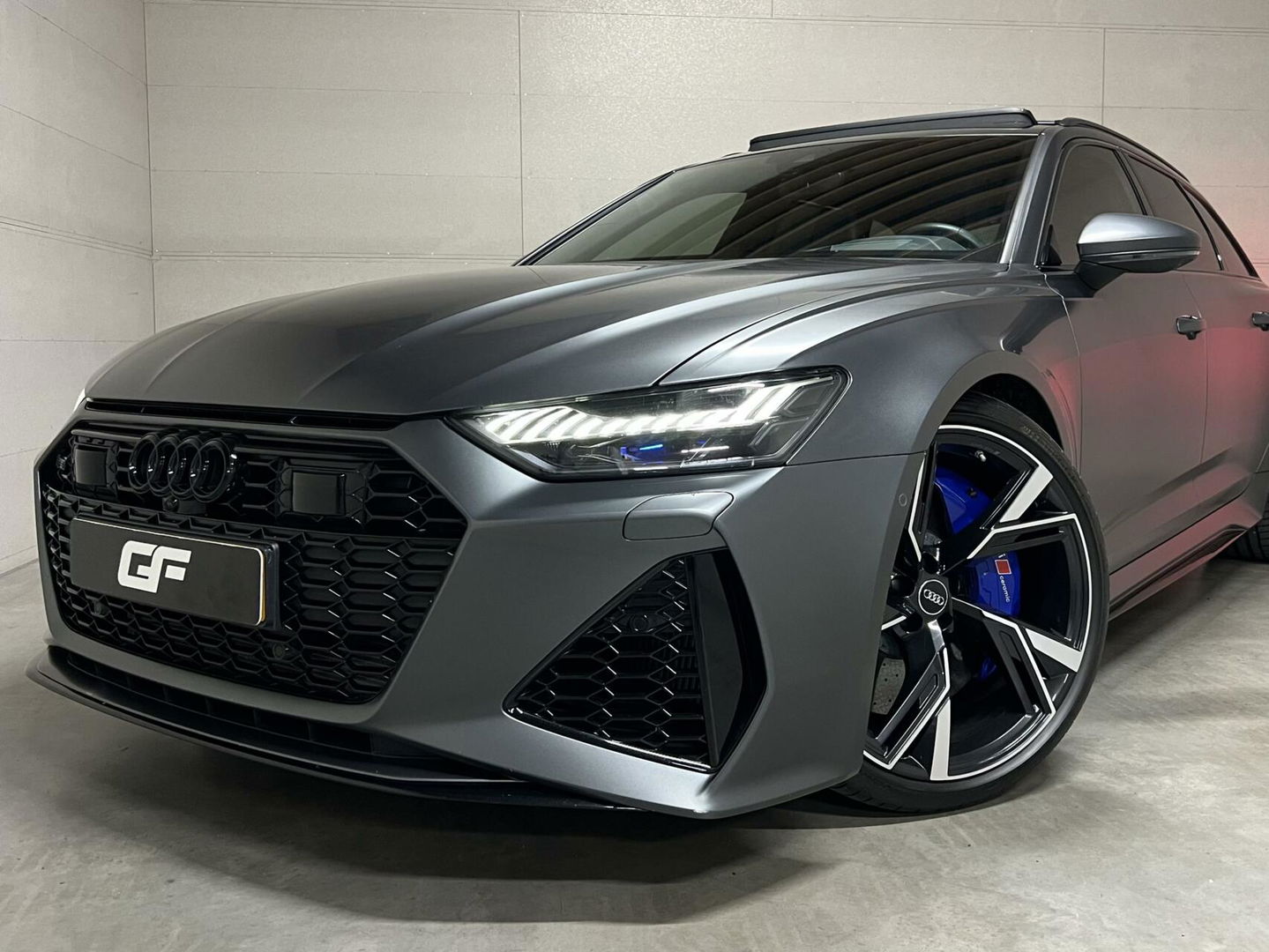 Audi RS6 Avant 4.0 TFSI Quattro Matgrijs Dynamic+ B&O 600PK