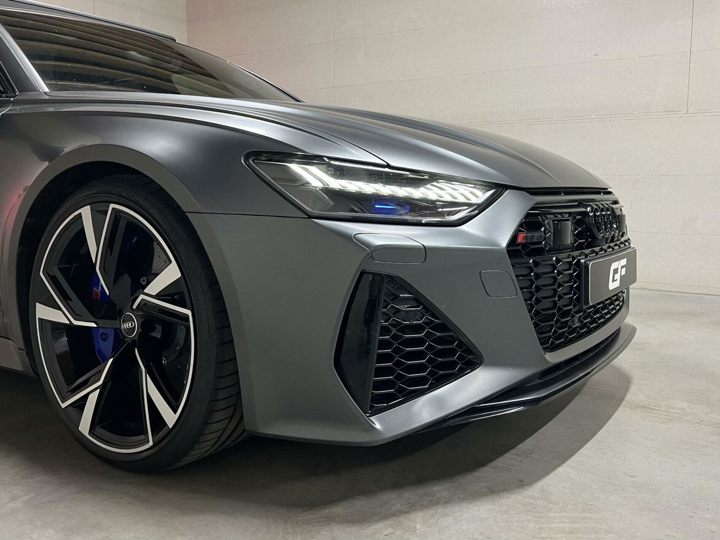 Audi RS6 Avant 4.0 TFSI Quattro Matgrijs Dynamic+ B&O 600PK