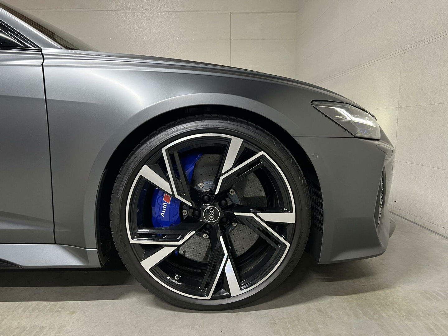 Audi RS6 Avant 4.0 TFSI Quattro Matgrijs Dynamic+ B&O 600PK