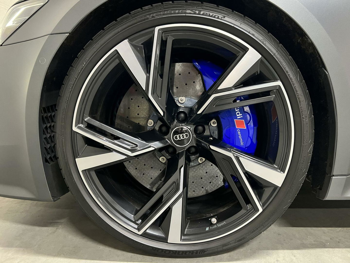 Audi RS6 Avant 4.0 TFSI Quattro Matgrijs Dynamic+ B&O 600PK