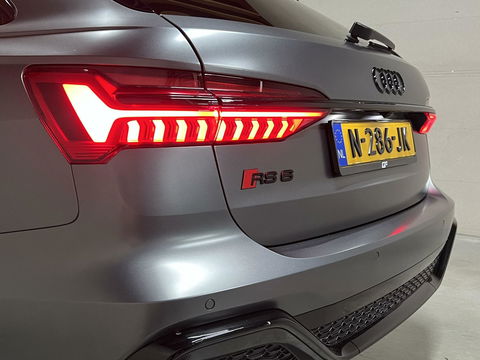 Audi RS6 Avant 4.0 TFSI Quattro Matgrijs Dynamic+ B&O 600PK