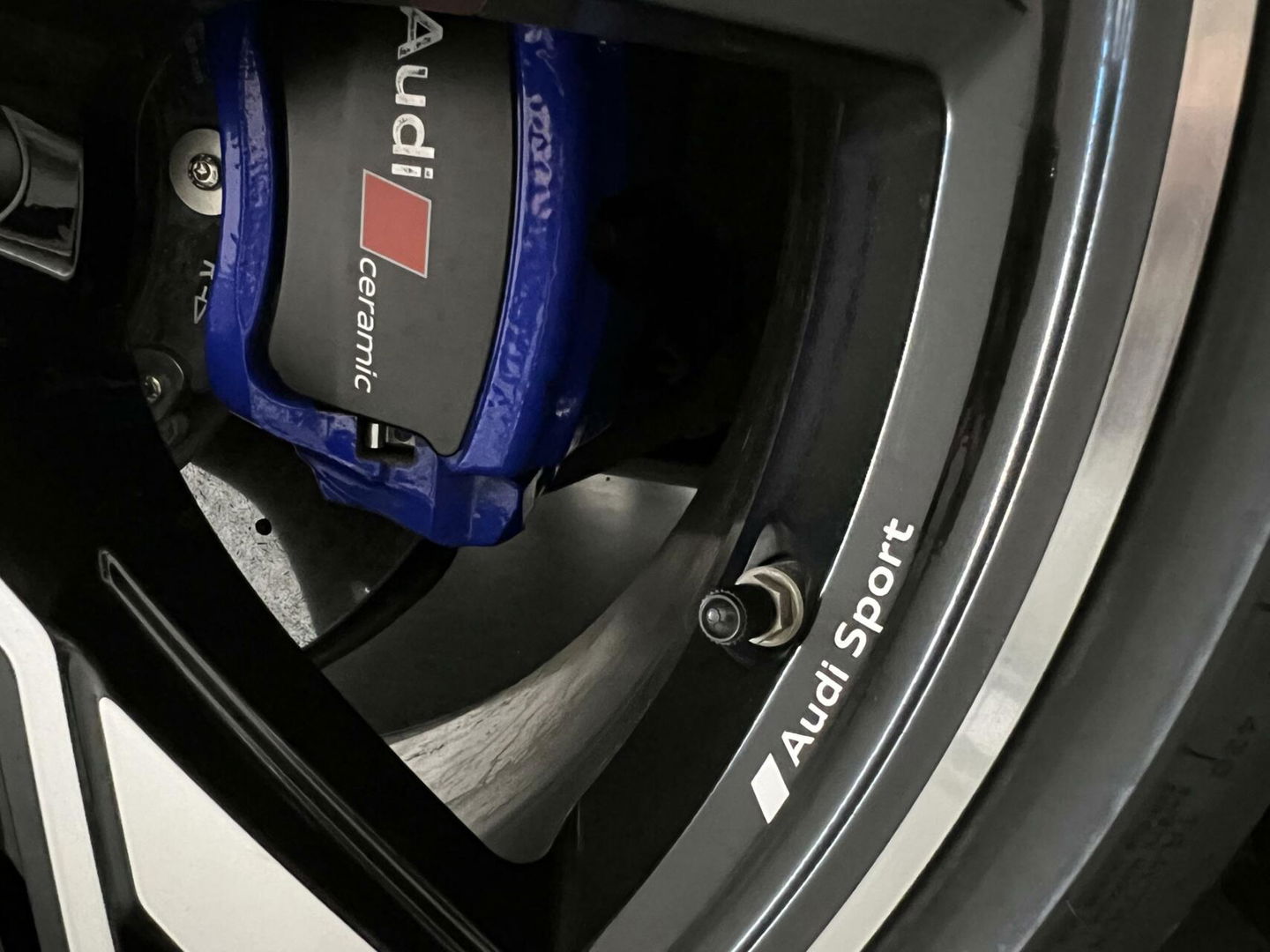 Audi RS6 Avant 4.0 TFSI Quattro Matgrijs Dynamic+ B&O 600PK