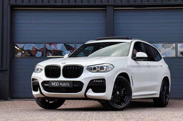 BMW X3 - xDrive20i M-Sport M-Pakket /PANODAK/ACC/CAMERA/CARPLAY/KEYLESS/HUD/TREKHAAK/STOELVERW V+A!