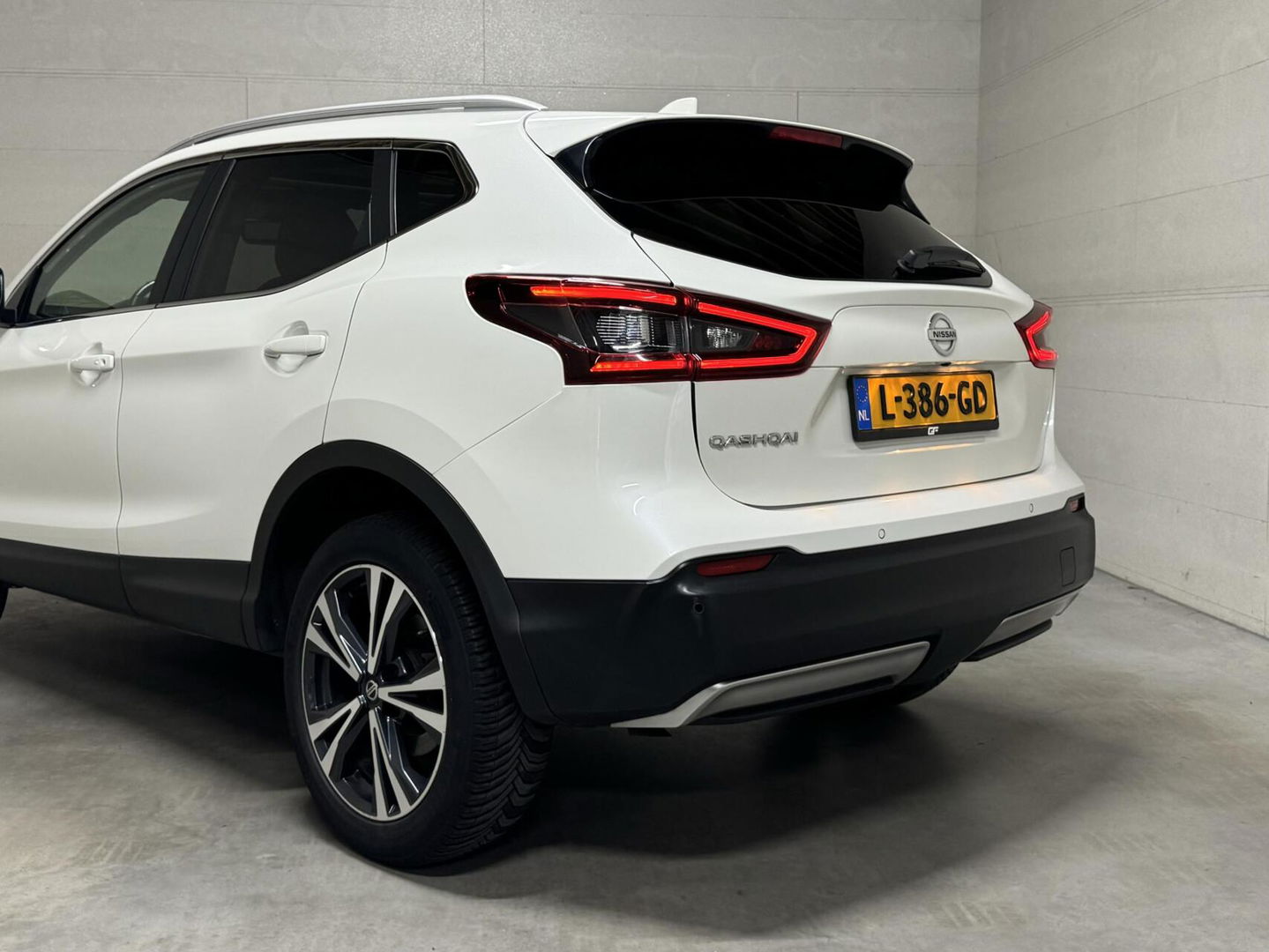 Nissan QASHQAI 1.3 DIG-T Pano 360° Navi Cruise NAP