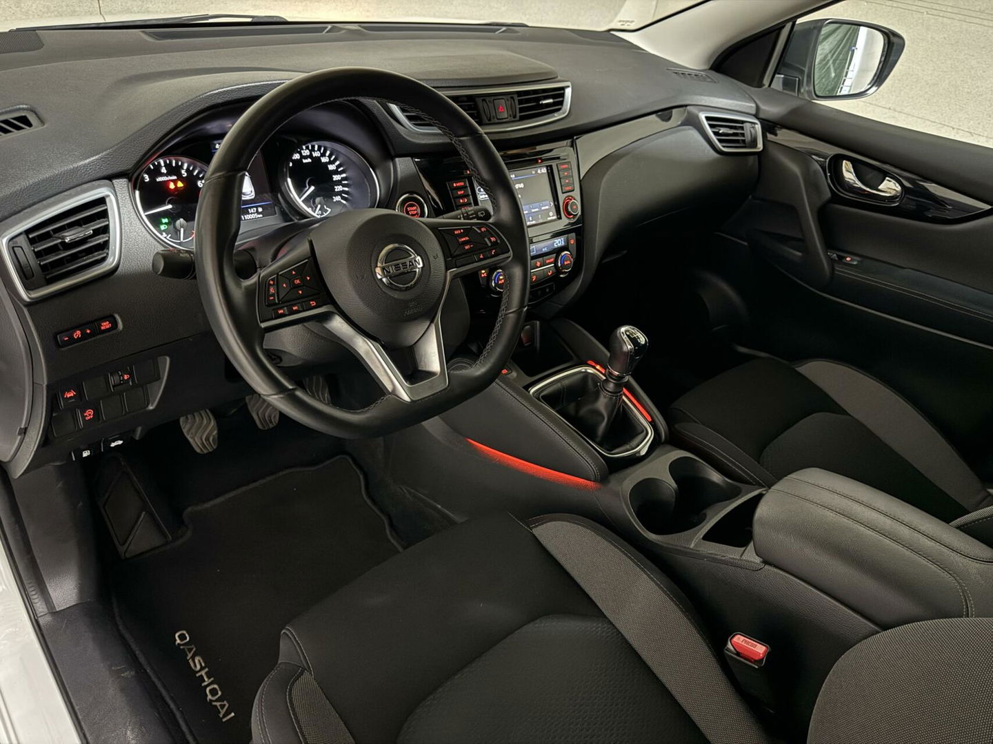 Nissan QASHQAI 1.3 DIG-T Pano 360° Navi Cruise NAP