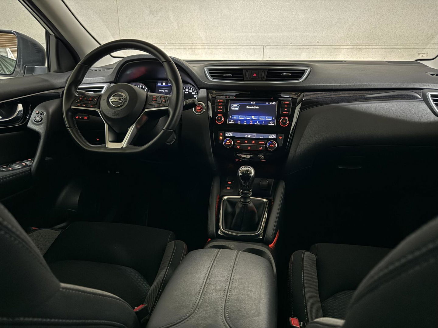 Nissan QASHQAI 1.3 DIG-T Pano 360° Navi Cruise NAP