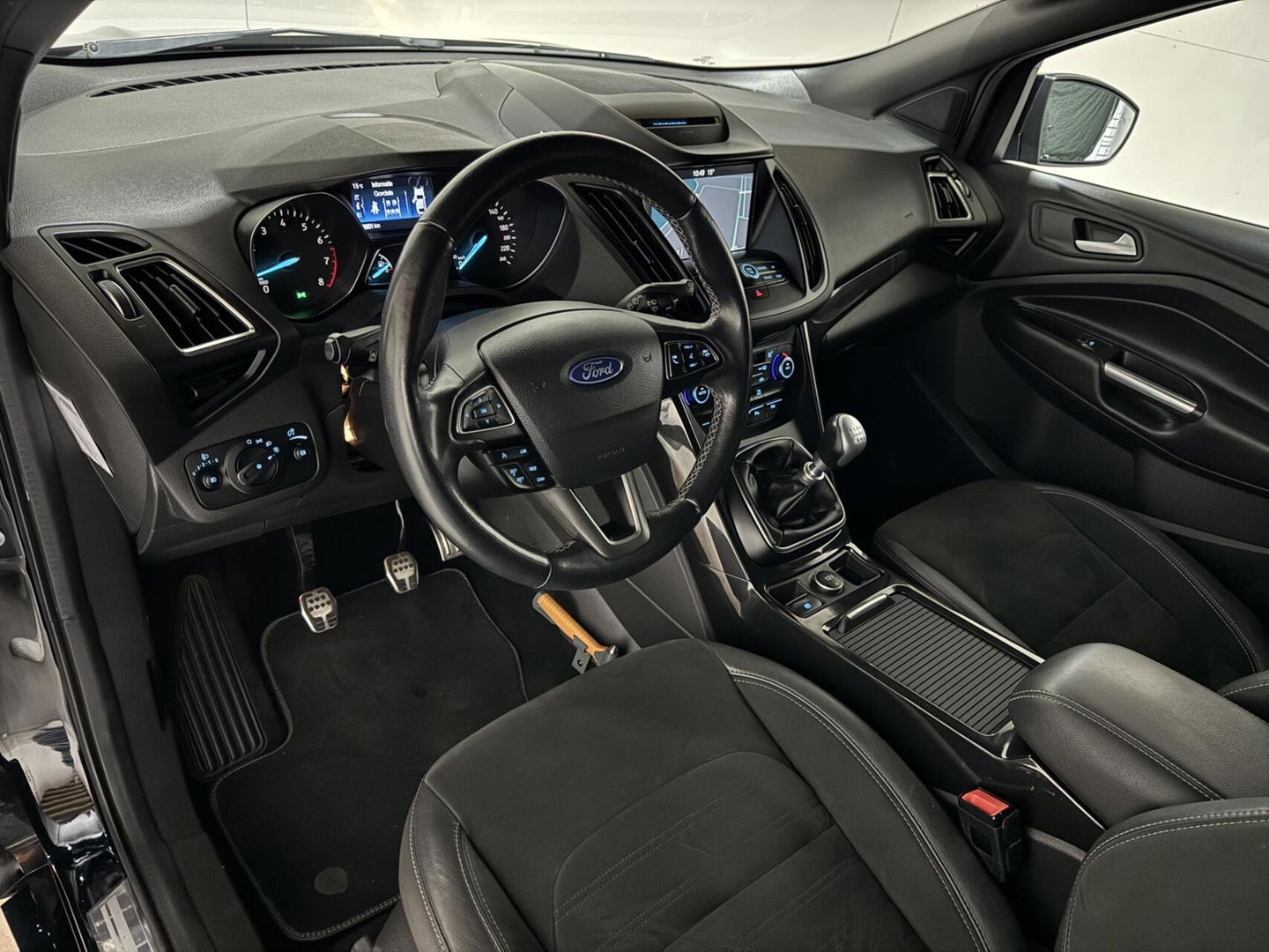 Ford Kuga 1.5 EcoBoost ST Line Navi Cruise Carplay PDC NAP