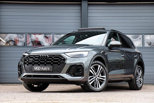 Audi Q5 - 55 TFSIe Quattro Competition 3x S-Line /LED-MATRIX/PANODAK/STOELVERW./CARPLAY/TREKHAAK/CAMERA!