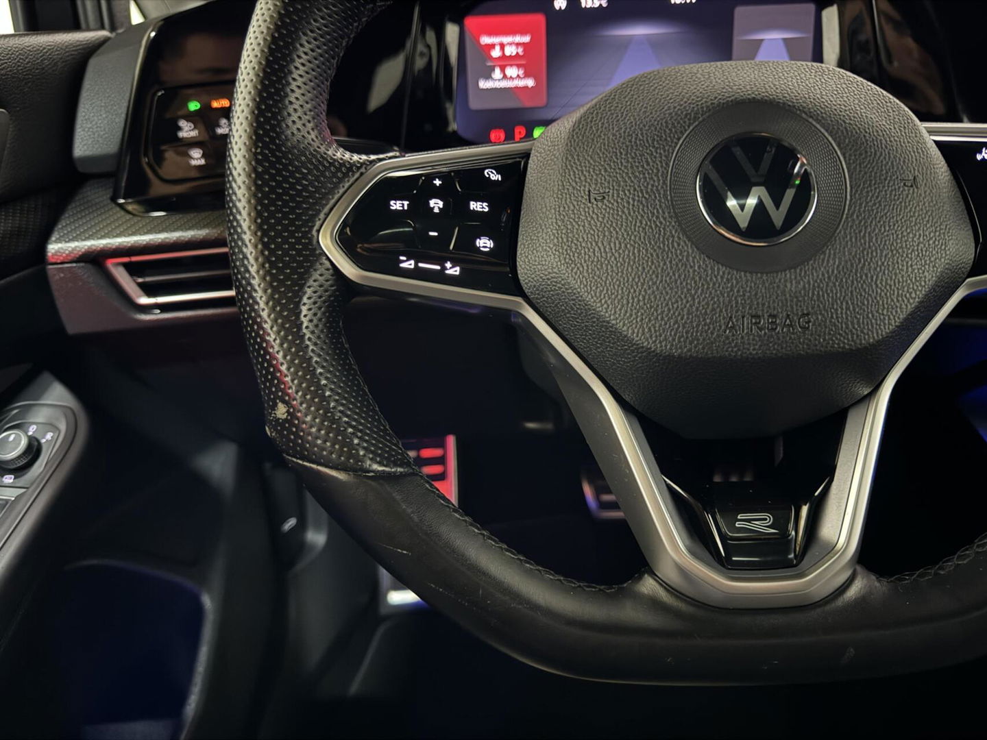 Volkswagen Golf 1.5 eTSI R-Line Pano Harman/Kardon Carplay Sfeer