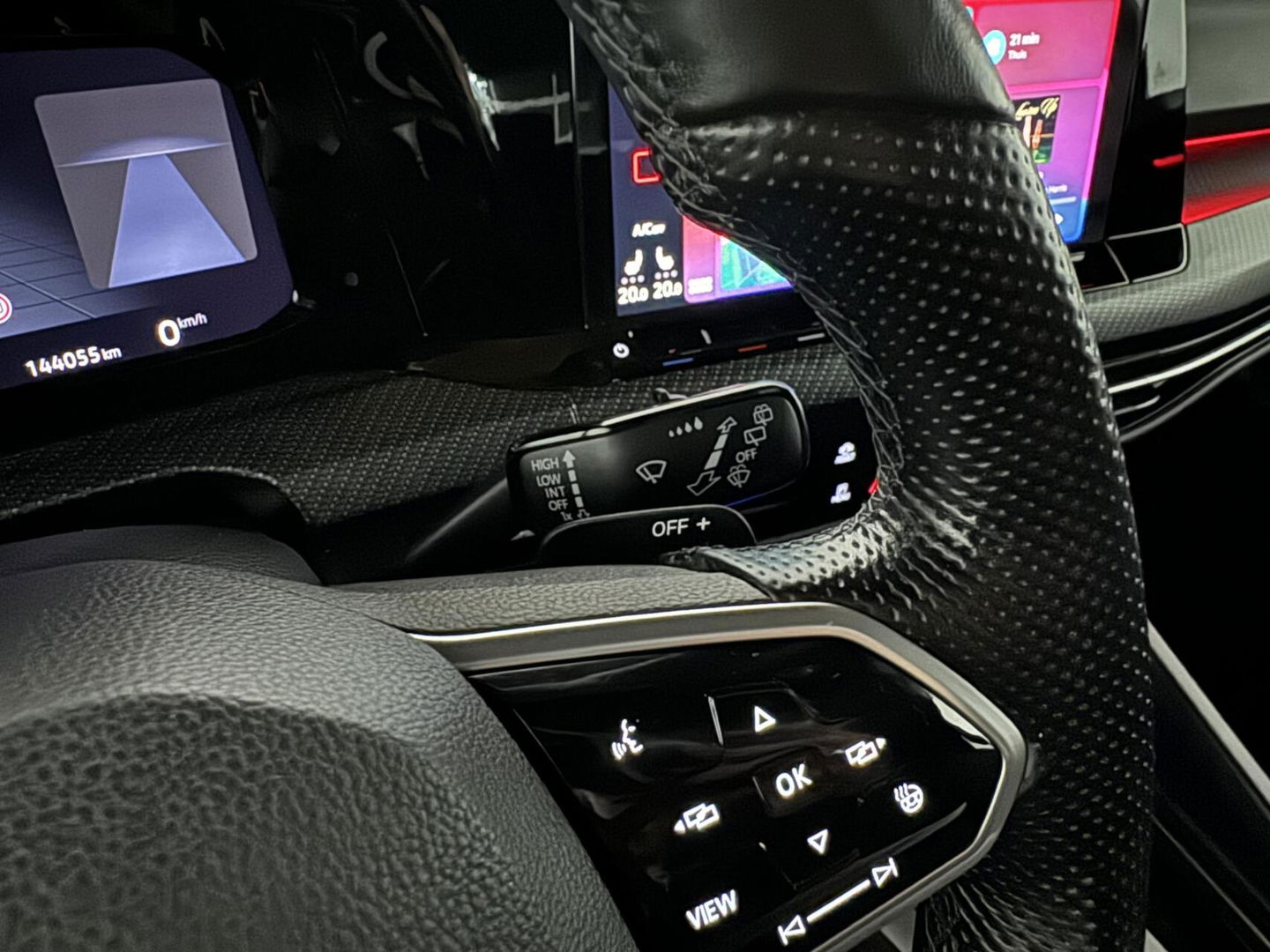 Volkswagen Golf 1.5 eTSI R-Line Pano Harman/Kardon Carplay Sfeer