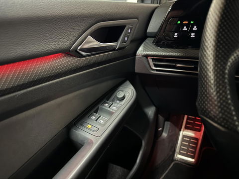 Volkswagen Golf 1.5 eTSI R-Line Pano Harman/Kardon Sfeer NAP