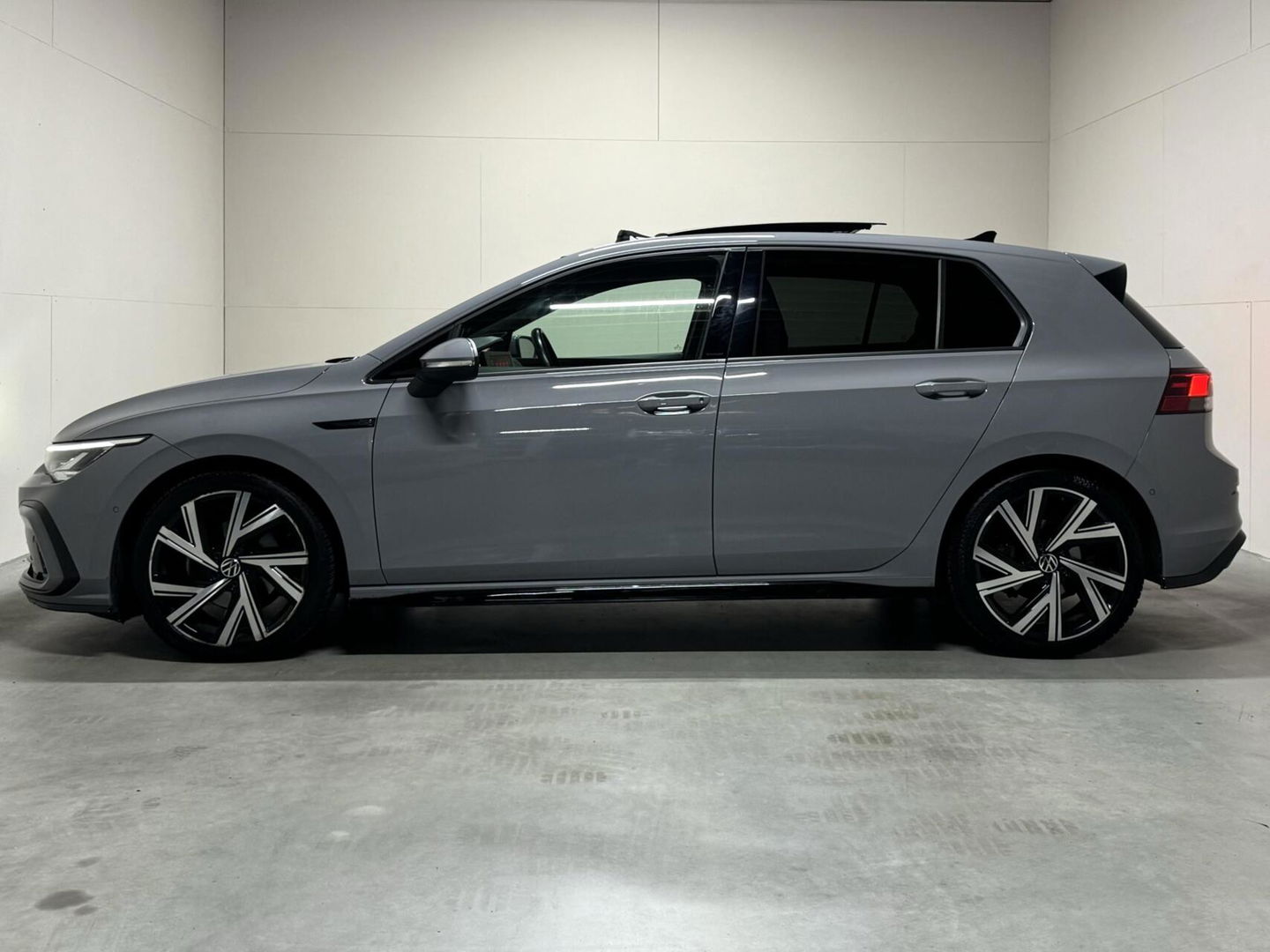 Volkswagen Golf 1.5 eTSI R-Line Pano Harman/Kardon Sfeer NAP