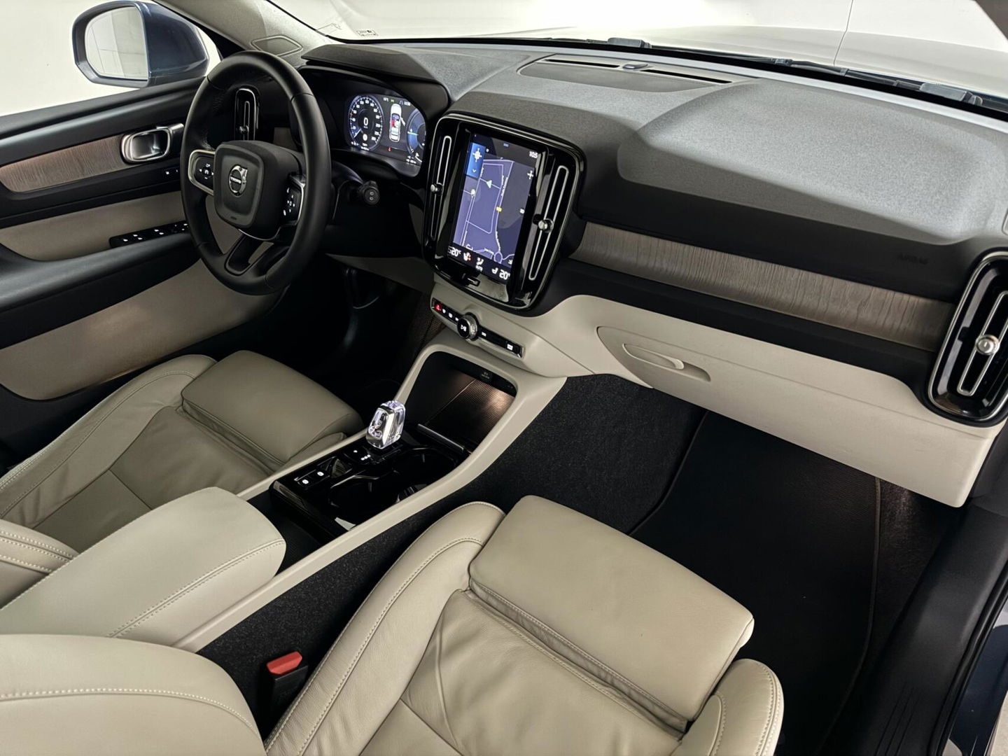 Volvo XC40 1.5 T4 Recharge Inscription Pano Leer Carplay Camera