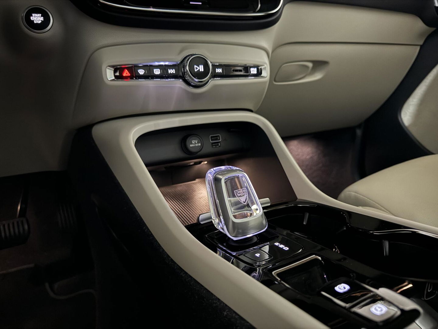 Volvo XC40 1.5 T4 Recharge Inscription Pano Leer Carplay Camera