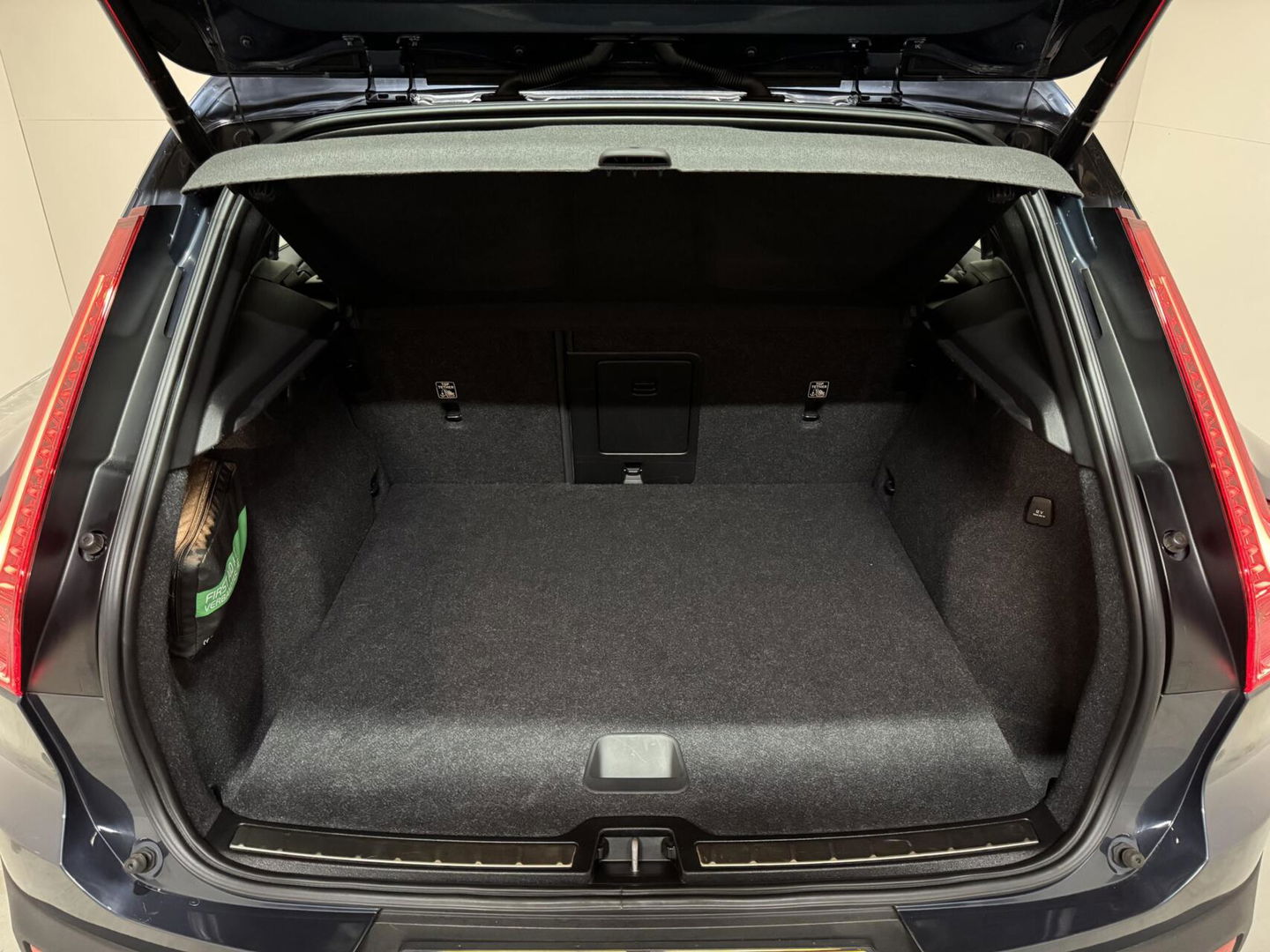 Volvo XC40 1.5 T4 Recharge Inscription Pano Leer Carplay Camera