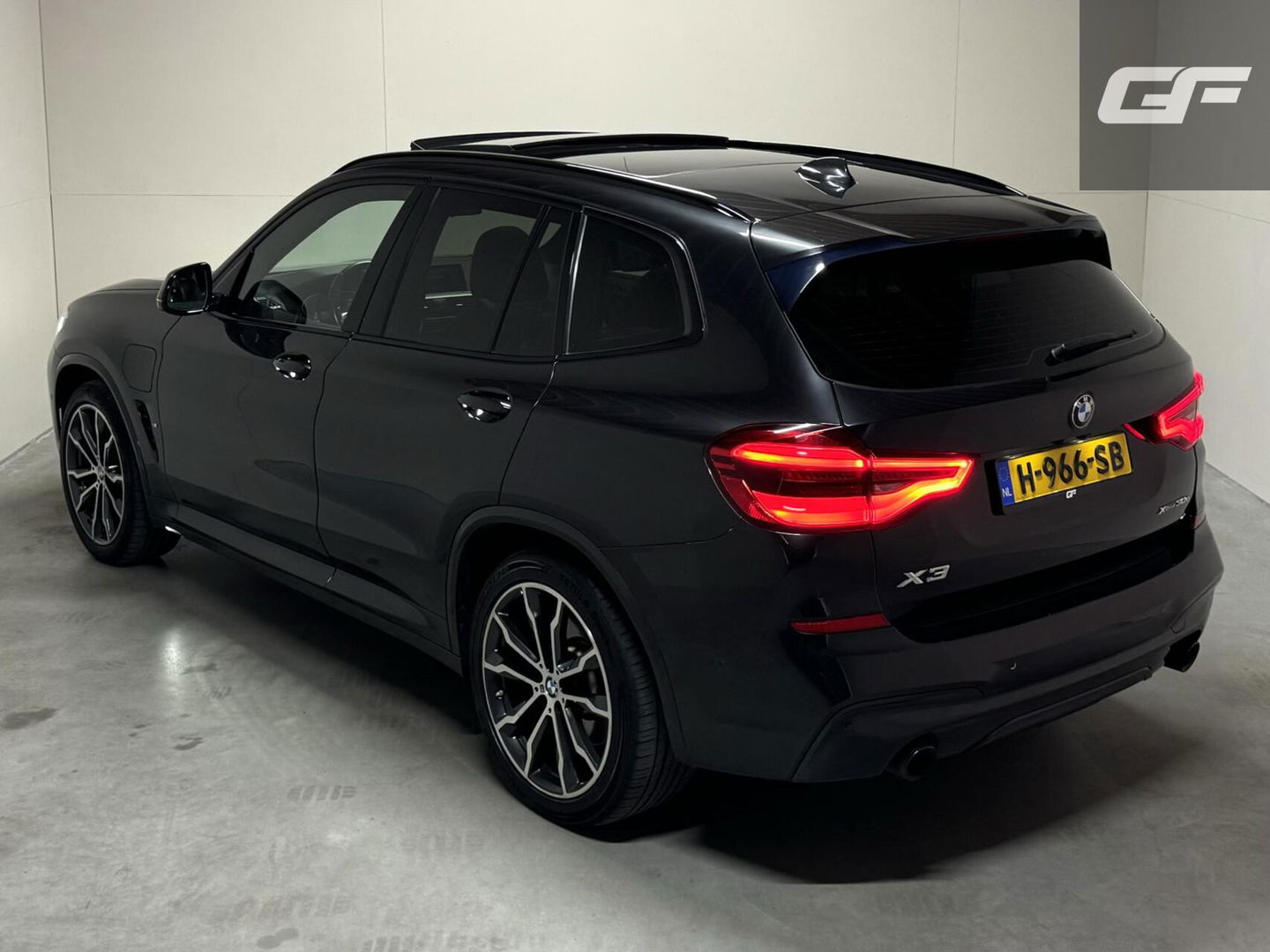 BMW X3 xDrive30e M-Sport Pano Leer Camera HUD Trekh. Sfeer NAP