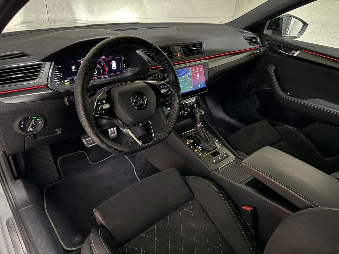 Škoda Superb Combi 1.4 TSI iV Sportline Pano Canton Memory Sfeer Camera