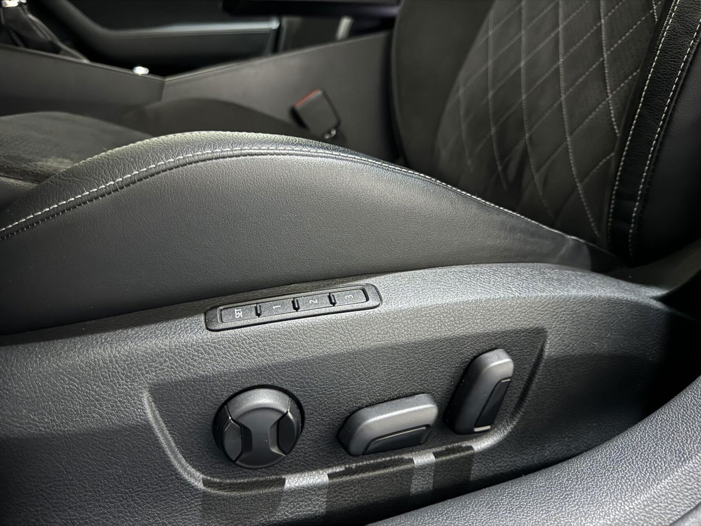 Škoda Superb Combi 1.4 TSI iV Sportline Pano Canton Memory Sfeer Camera