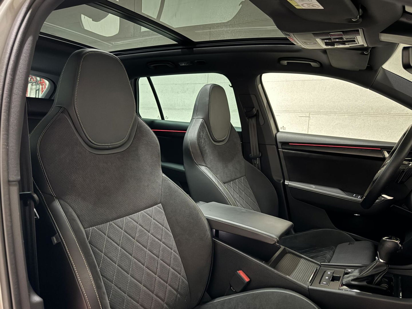 Škoda Superb Combi 1.4 TSI iV Sportline Pano Canton Memory Sfeer Camera