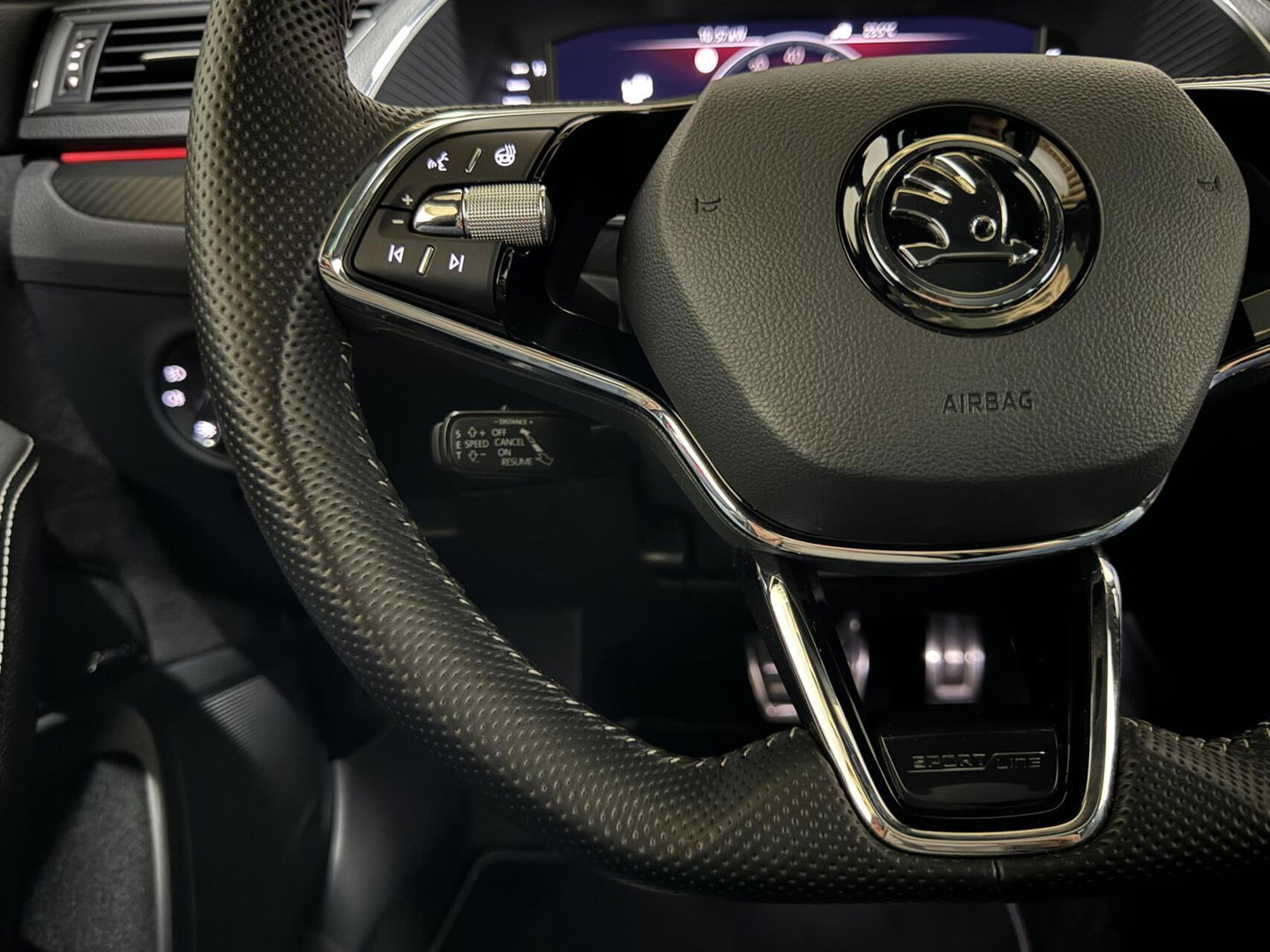 Škoda Superb Combi 1.4 TSI iV Sportline Pano Canton Memory Sfeer Camera