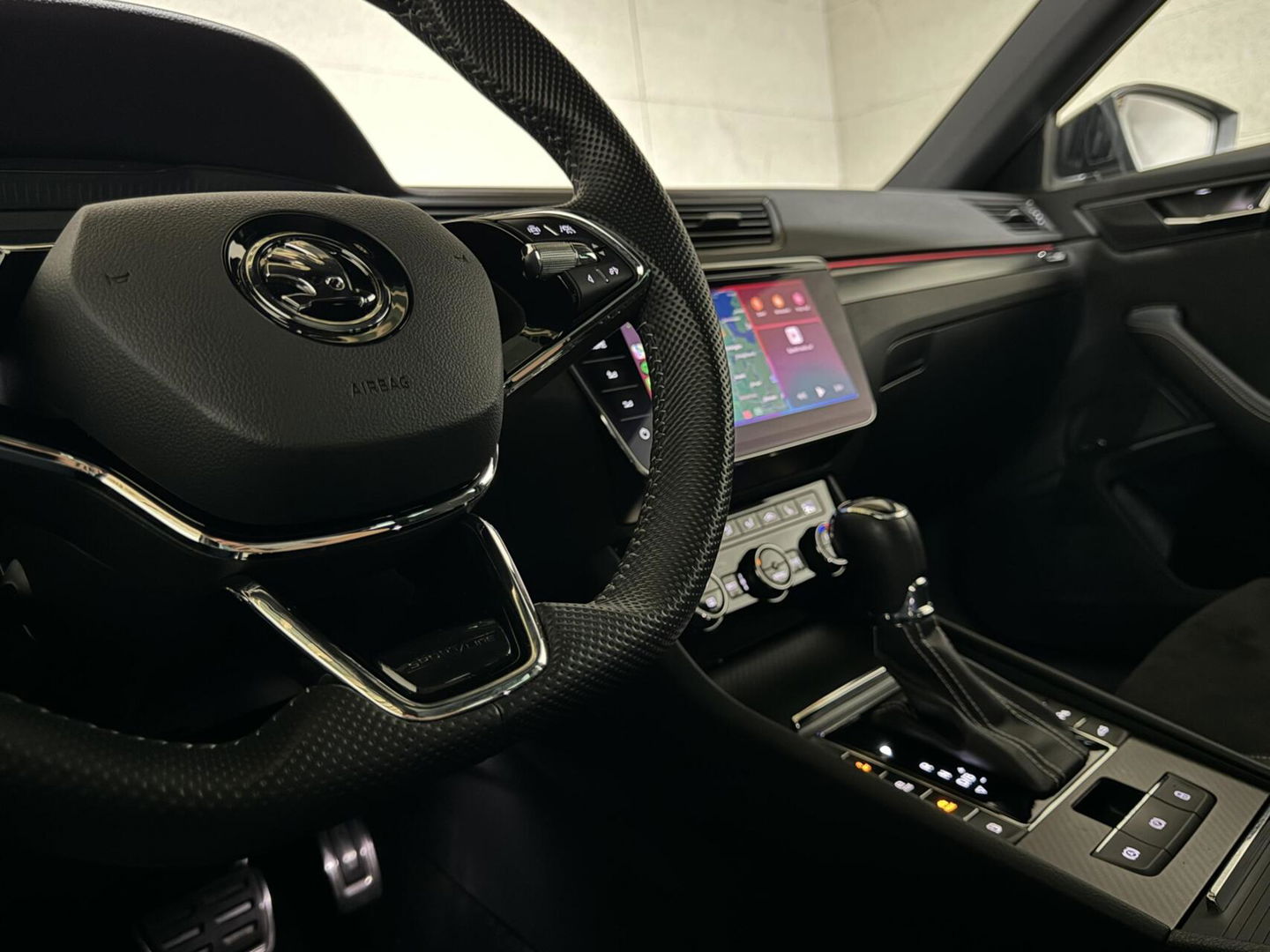 Škoda Superb Combi 1.4 TSI iV Sportline Pano Canton Memory Sfeer Camera