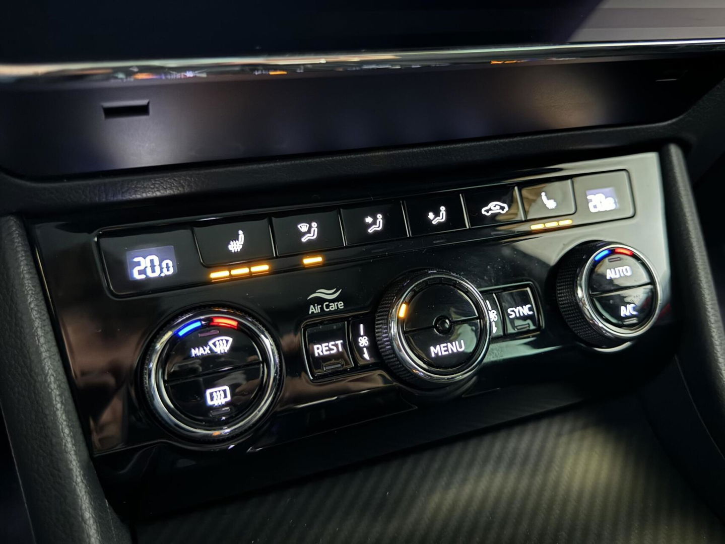 Škoda Superb Combi 1.4 TSI iV Sportline Pano Canton Memory Sfeer Camera