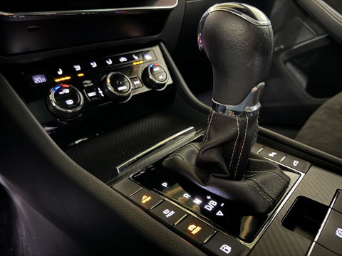 Škoda Superb Combi 1.4 TSI iV Sportline Pano Canton Memory Sfeer Camera