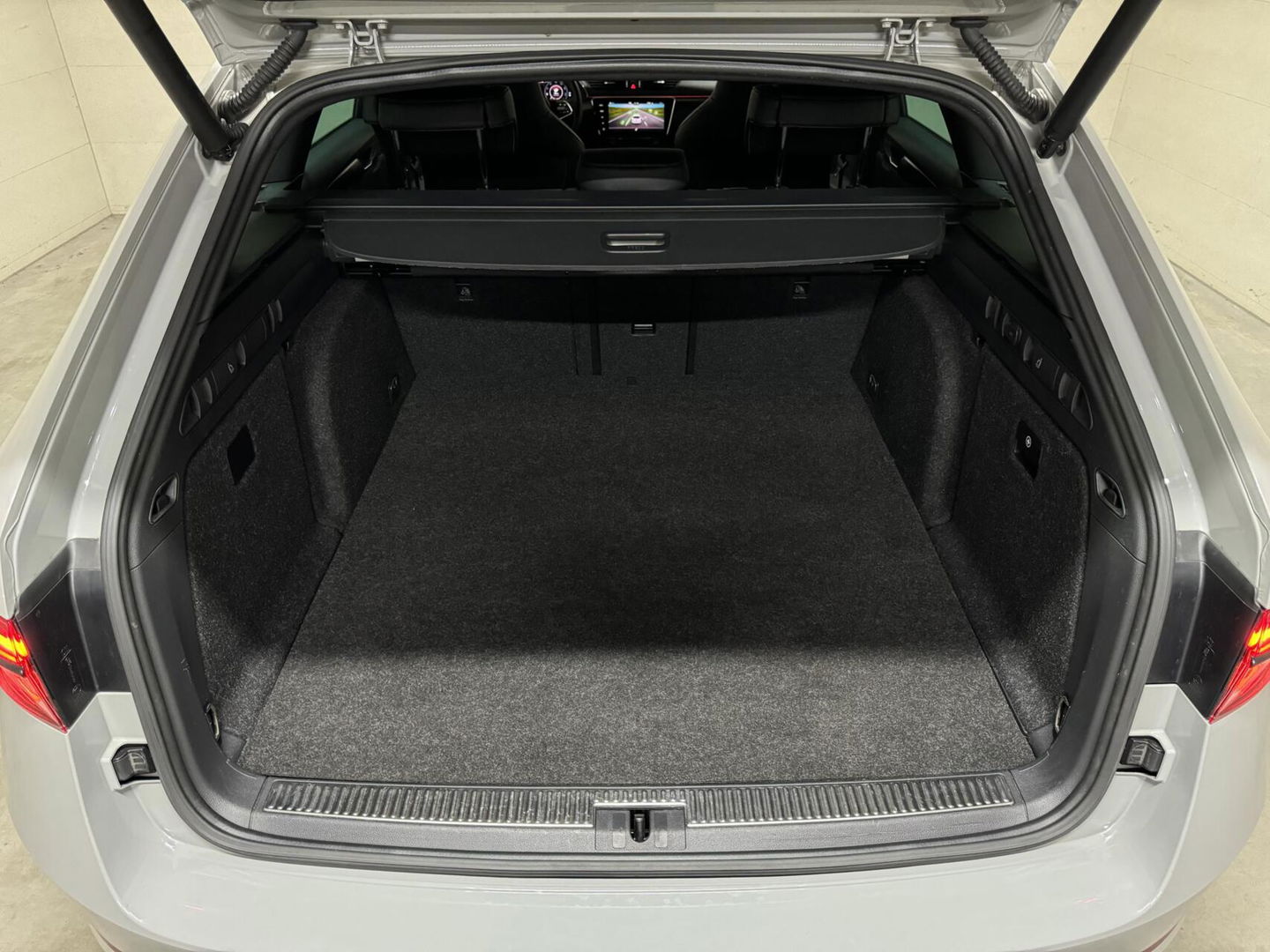 Škoda Superb Combi 1.4 TSI iV Sportline Pano Canton Memory Sfeer Camera