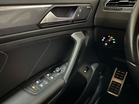 Volkswagen Tiguan 1.5 TSI R-Line Black Edition Pano Virtual Dynaudio 360° NAP