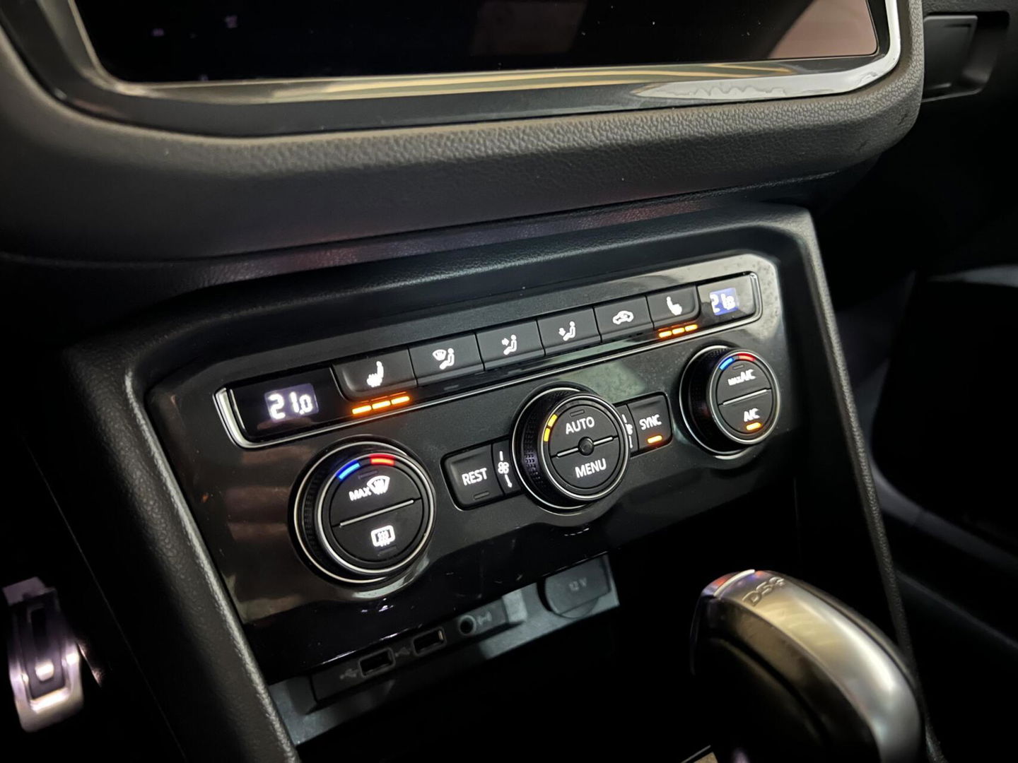 Volkswagen Tiguan 1.5 TSI R-Line Black Edition Pano Virtual Dynaudio 360° NAP