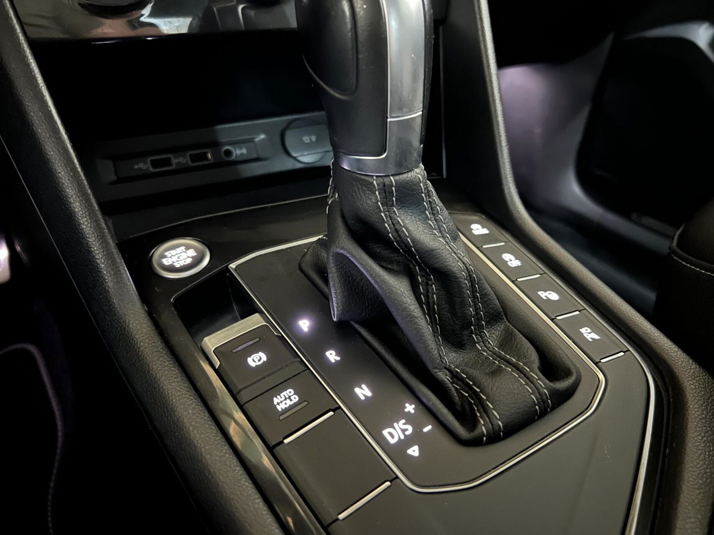 Volkswagen Tiguan 1.5 TSI R-Line Black Edition Pano Virtual Dynaudio 360° NAP