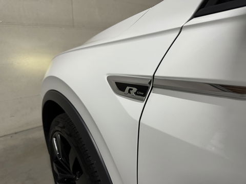 Volkswagen Tiguan 1.5 TSI R-Line Black Edition Pano Virtual Dynaudio 360° NAP