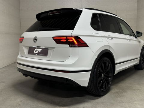 Volkswagen Tiguan 1.5 TSI R-Line Black Edition Pano Virtual Dynaudio 360° NAP