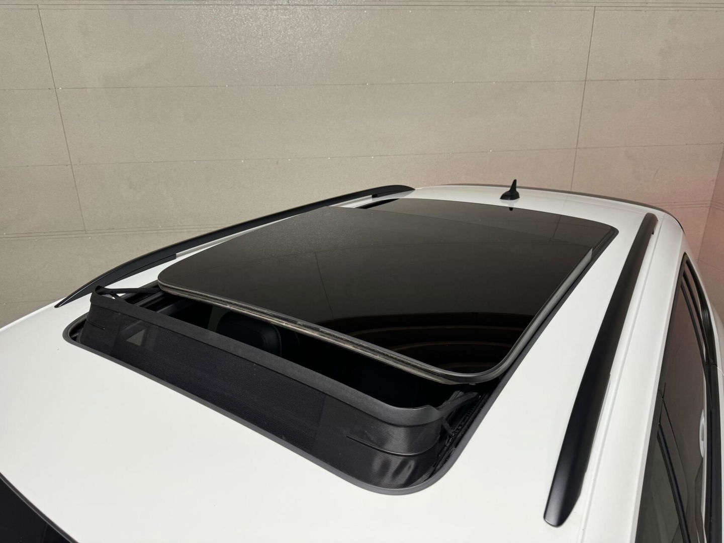 Volkswagen Tiguan 1.5 TSI R-Line Black Edition Pano Virtual Dynaudio 360° NAP