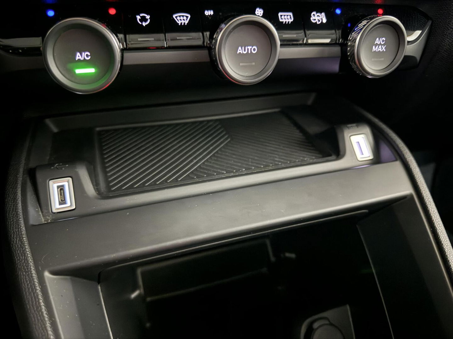 Citroën C4 1.2 Hybrid Automaat Carplay Cruise Navi Trekh. Fabrieksgarantie