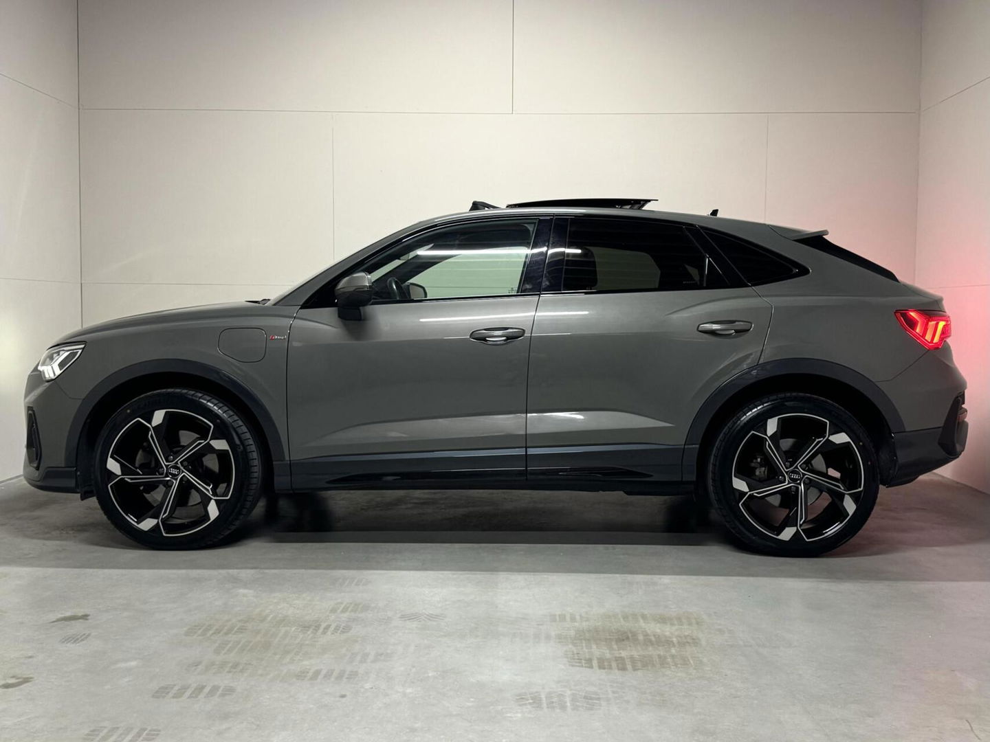 Audi Q3 Sportback 45 TFSI e Black Edition Pano Sonos 360º ACC Trekh.