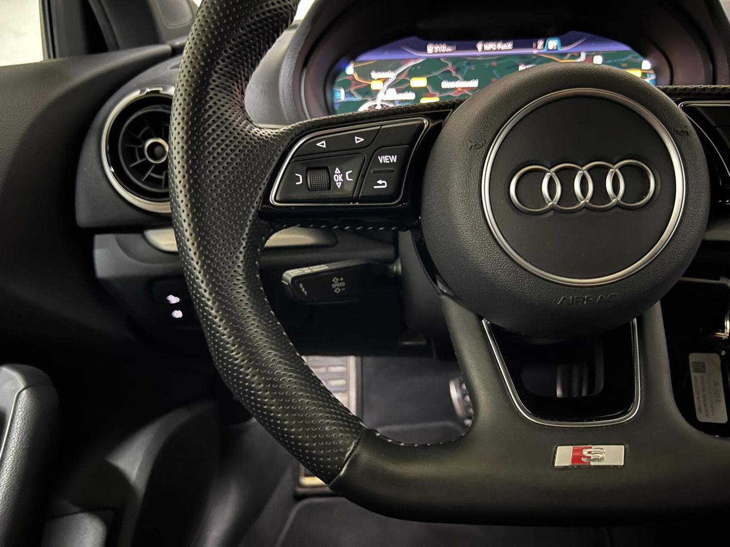 Audi A3 Sportback 35 TFSI 150PK S-Line Black Edition Virtual