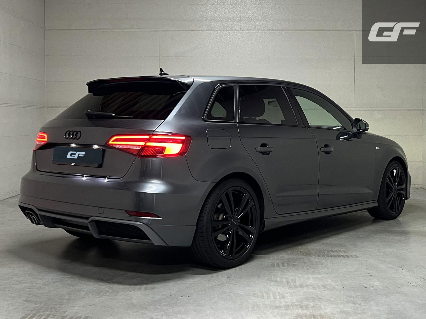 Audi A3 Sportback 35 TFSI 150PK S-Line Black Edition Virtual