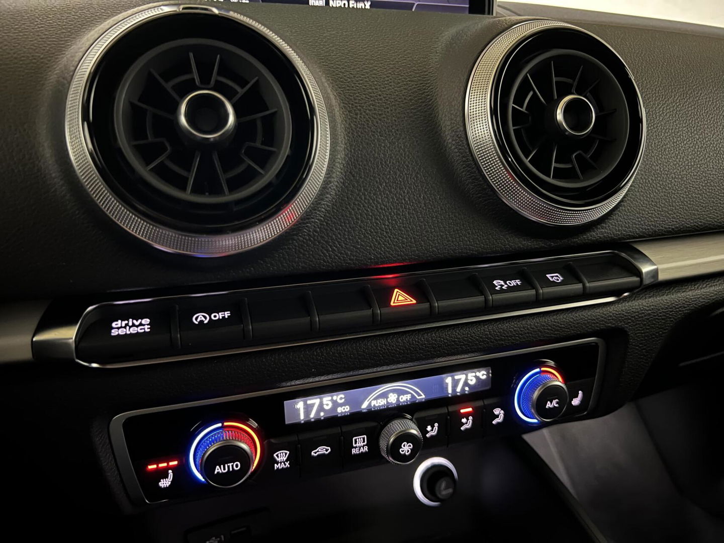 Audi A3 Sportback 35 TFSI 150PK S-Line Black Edition Virtual