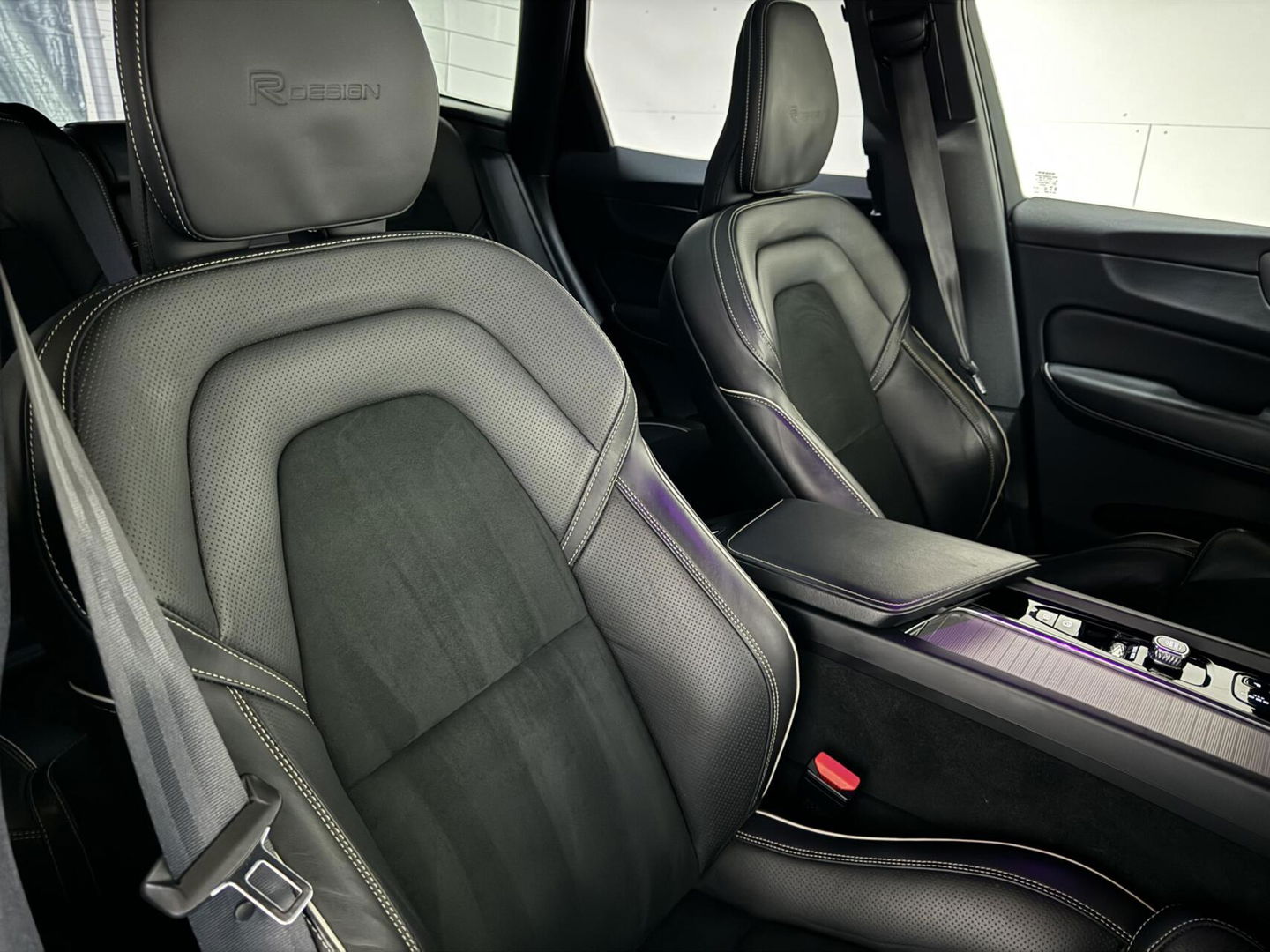 Volvo XC60 2.0 T8 Twin Engine AWD R-Design Luchtv. Pano H/K HUD 360°