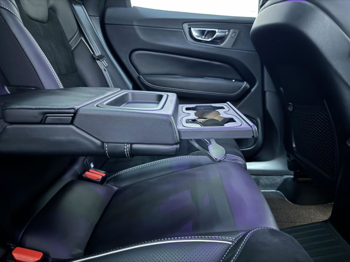 Volvo XC60 2.0 T8 Twin Engine AWD R-Design Luchtv. Pano H/K HUD 360°