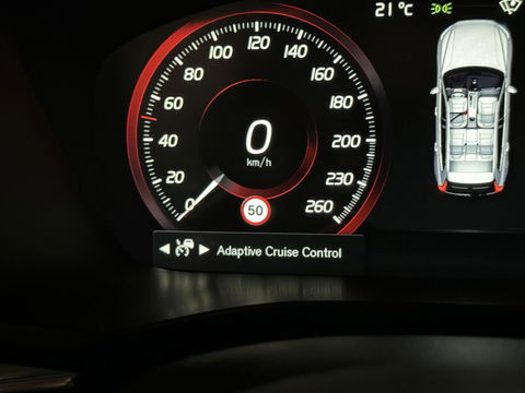 Volvo XC60 2.0 T8 Twin Engine AWD R-Design Luchtv. Pano H/K HUD 360°