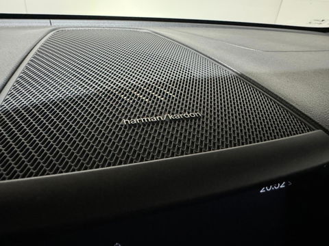 Volvo XC60 2.0 T8 Twin Engine AWD R-Design Luchtv. Pano H/K HUD 360°