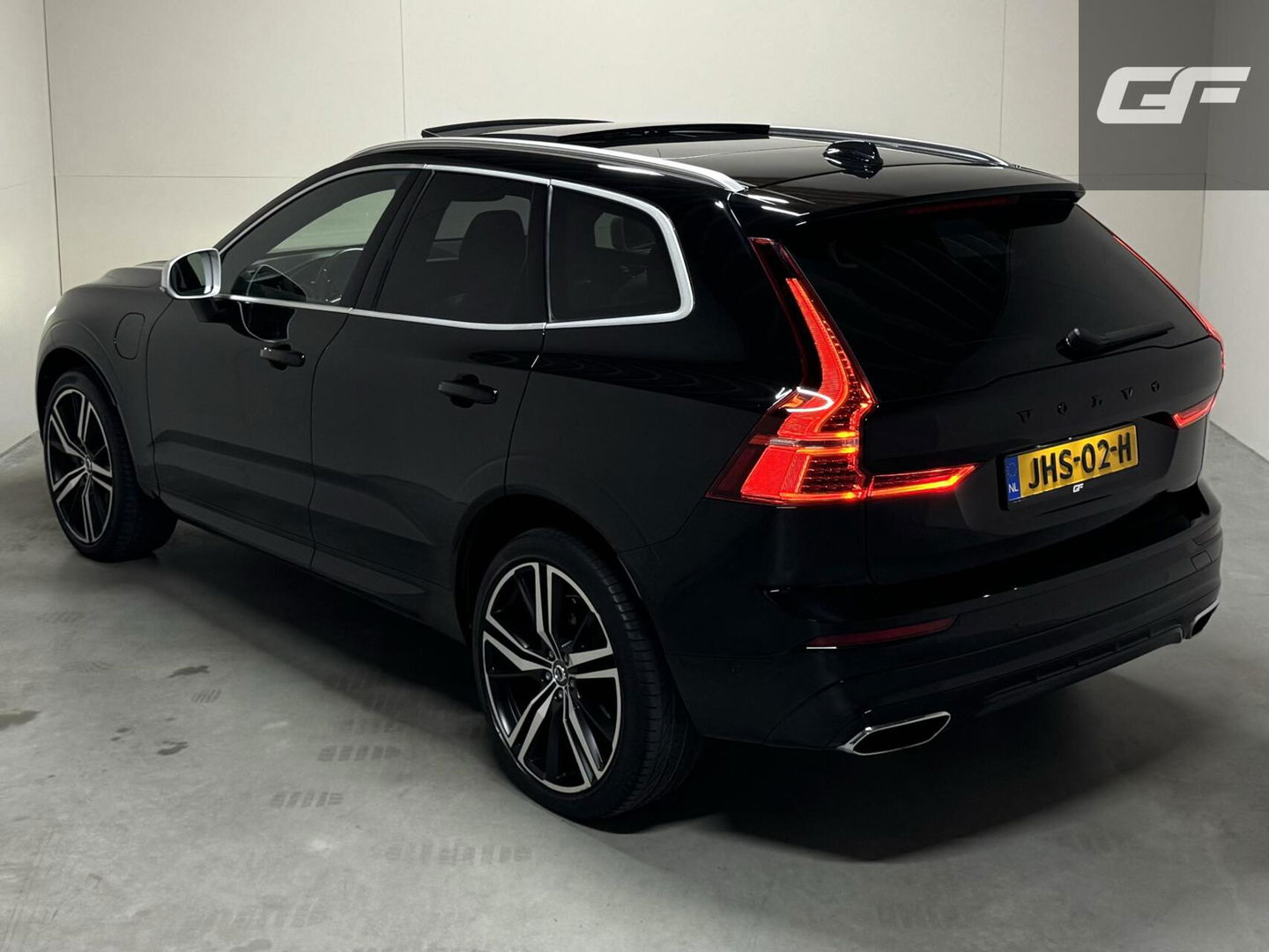Volvo XC60 2.0 T8 Twin Engine AWD R-Design Luchtv. Pano H/K HUD 360°