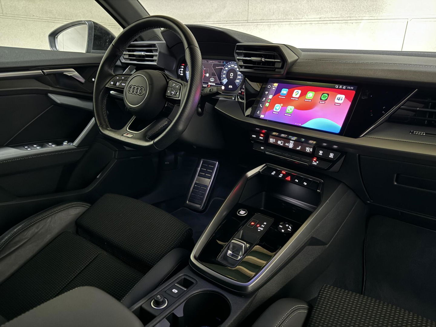 Audi A3 Sportback 35 TFSI S-Line Black Edition Pano CarPlay NAP
