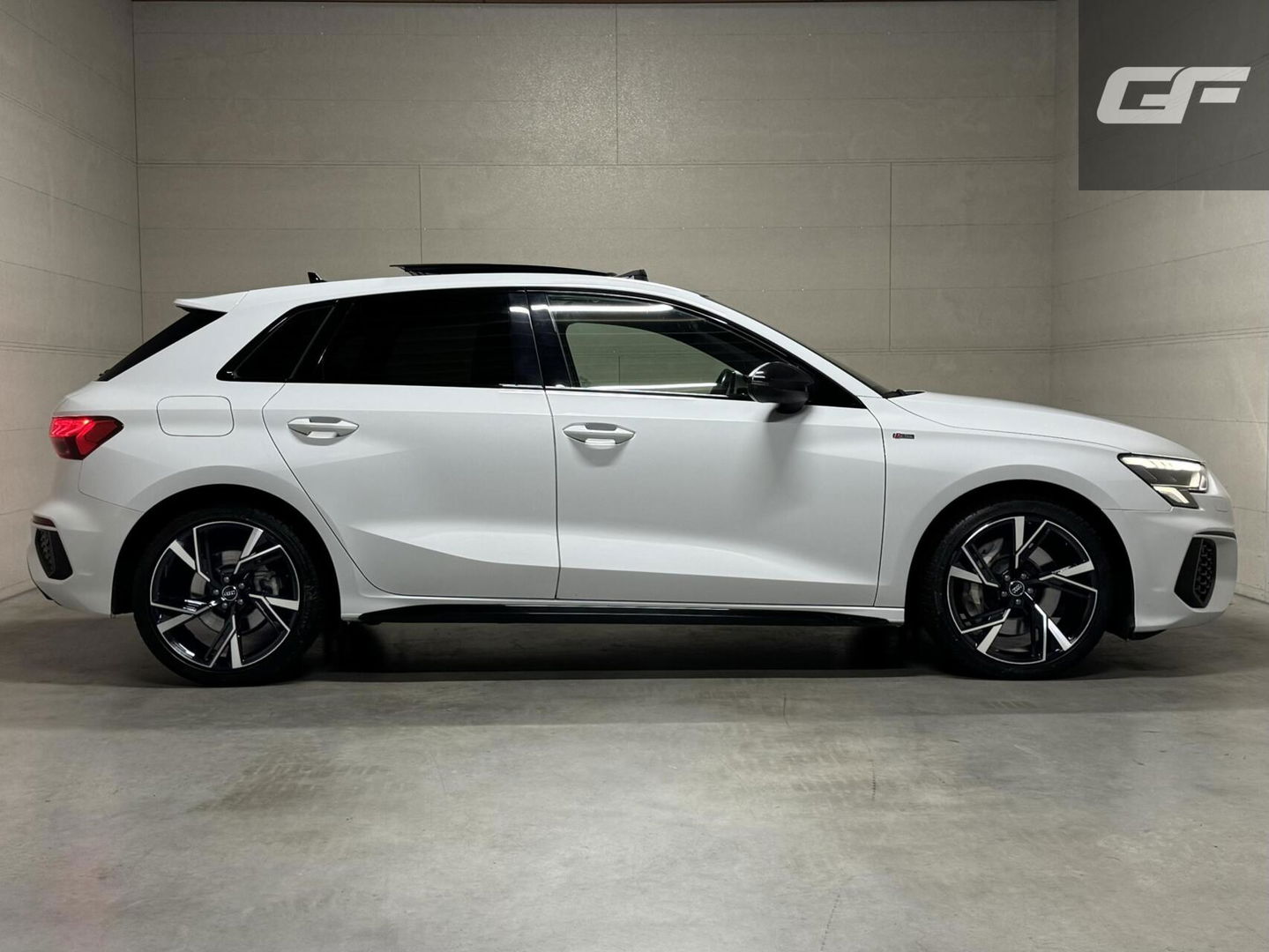 Audi A3 Sportback 35 TFSI S-Line Black Edition Pano CarPlay NAP