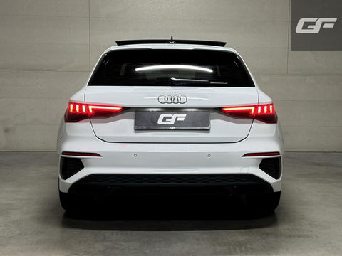 Audi A3 Sportback 35 TFSI S-Line Black Edition Pano CarPlay NAP