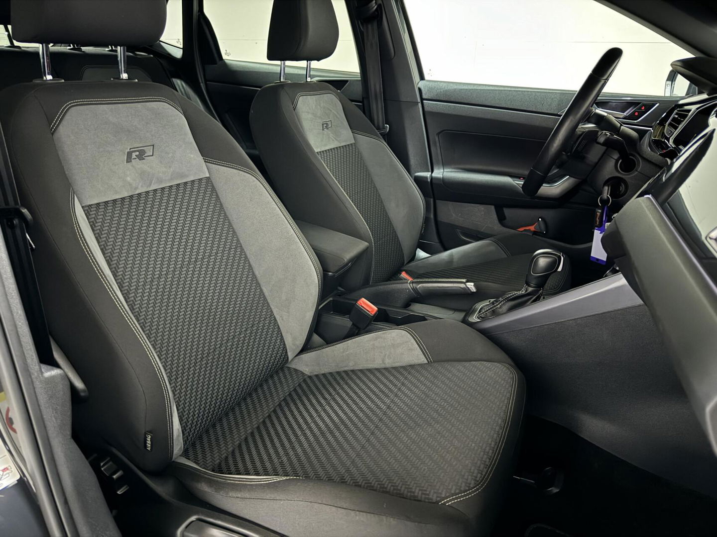 Volkswagen Polo 1.0 TSI 3x R-Line Pano Virtual CarPlay Camera Trekh. NAP